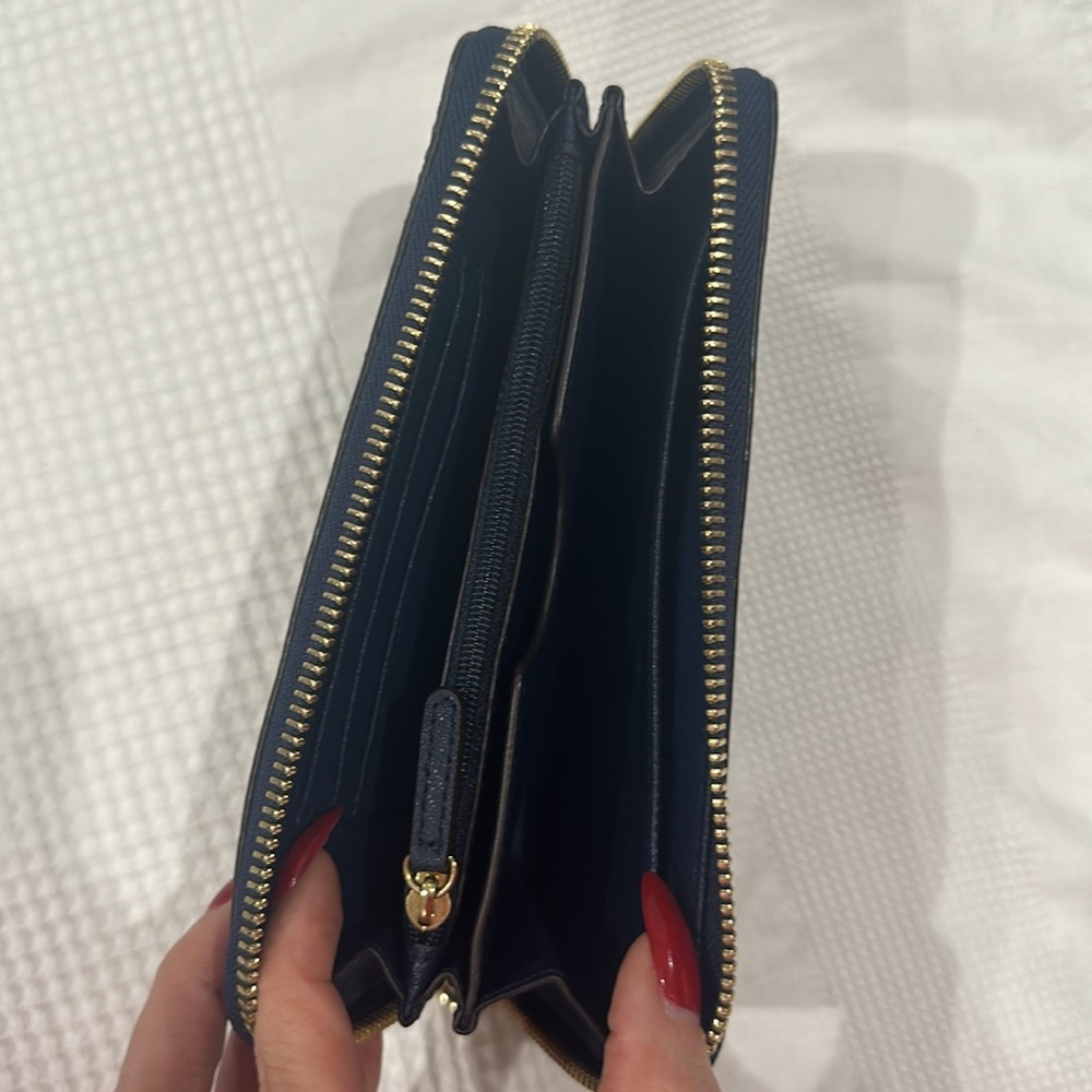 Michael Kors wallet - Picture 7 of 7
